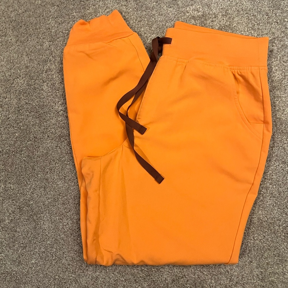 Figs papaya joggers